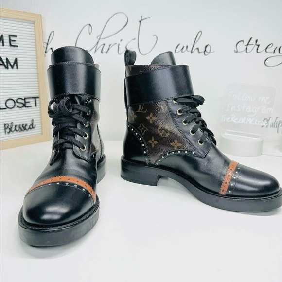 Louis Vuitton Wonderland Flat Ranger Boots Monogram | Designer Luxury Boots🥾 38 - Picture 10 of 16